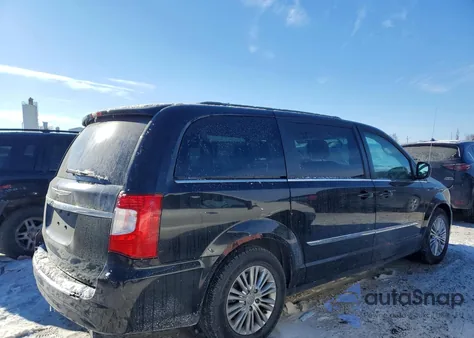 2015 Chrysler Town & Country Touring L z USA, uszkodzony, nr VIN 2C4RC1CG1FR708060